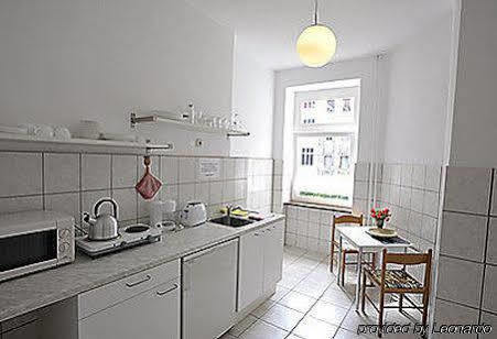 Apartments Kolo 77 Берлин Екстериор снимка